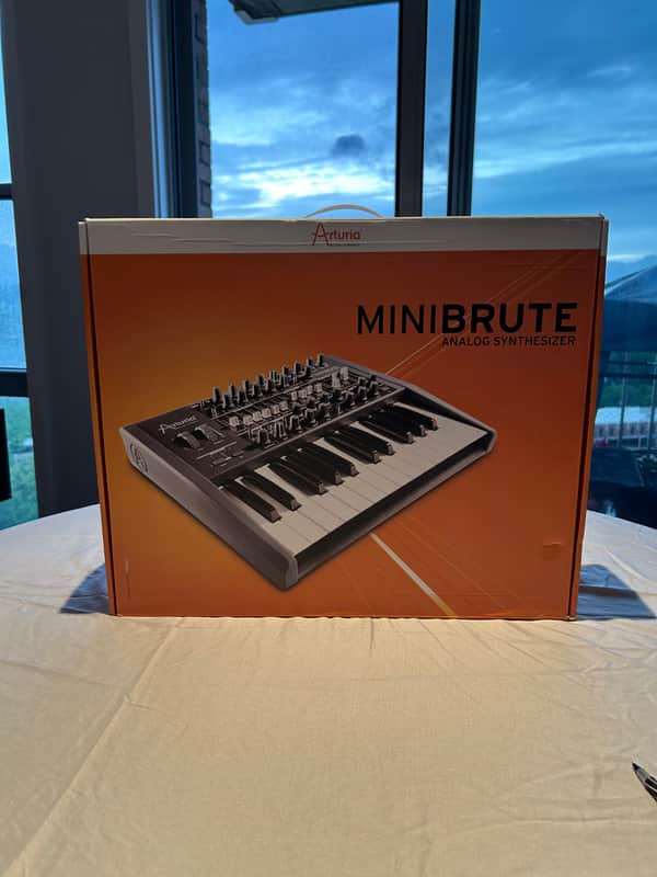 Arturia MiniBrute 25-Key Synthesizer | Reverb