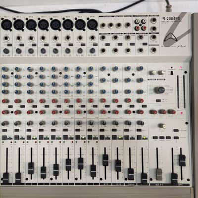Wharfedale Pro R-2004FX Mixer Amplifier 8 Mic / Line + Stereo Line + Effect + + Rack Mount adapter , Very clean image 3