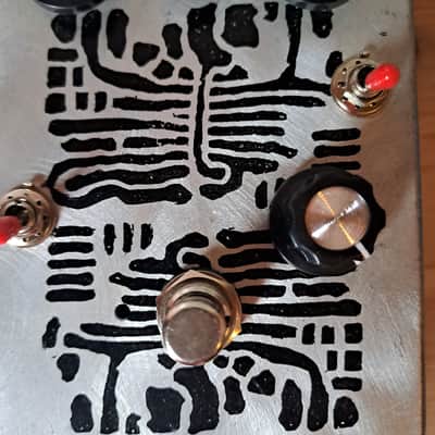 DOOM4049 noise machine/distortion, handmade image 6