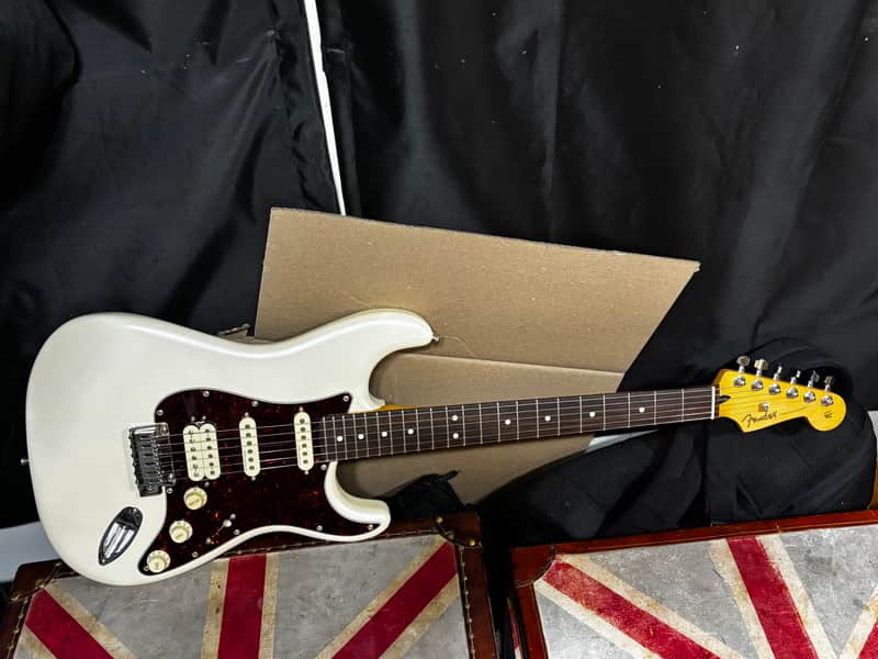 Fender Player II Modified Stratocaster HSS Olympic Pearl Electric Guitar