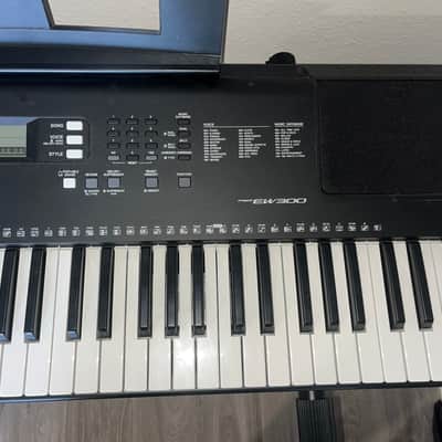 Yamaha PSR-EW300 76-Key Keyboard image 4