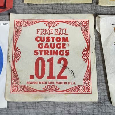 Vintage Black Diamon Martin Gibson Strings with Packaging Case Candy image 2