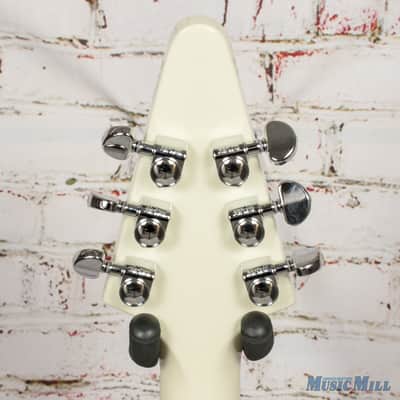 Gibson 70s Flying V - Classic White Electric Guitar image 6