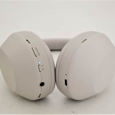 Sony WH-1000XM5 Wireless Noise-Canceling Over-the-Ear Headphones - Silver image 4