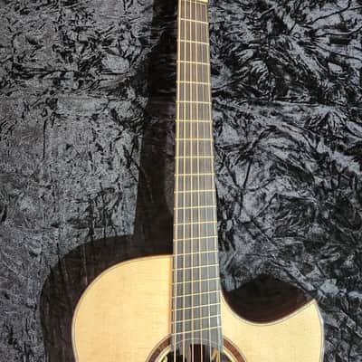 Hozen Guitars Black Label Fan-Fret Modified Dreadnought Spruce, Indian Rosewood w/Anthem image 4