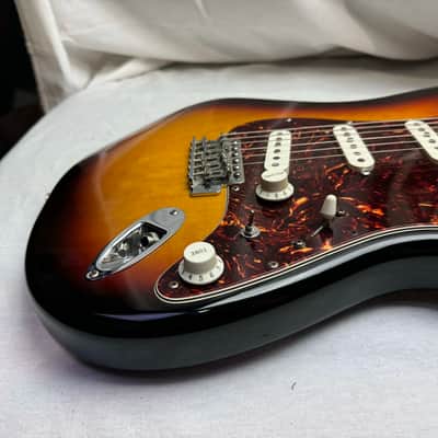 Fender Deluxe Roadhouse Stratocaster Guitar 2008 - Brown Sunburst / Maple neck image 8