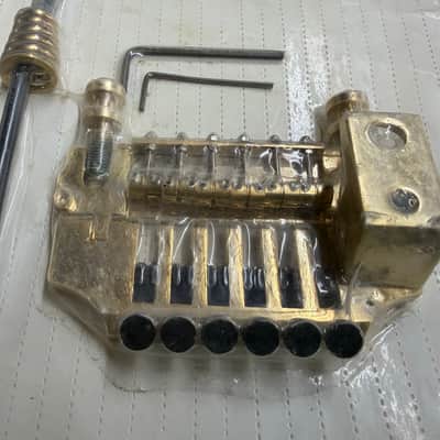 Allparts Wrap Around Bridge with Spring Tremolo 90s - Gold image 2