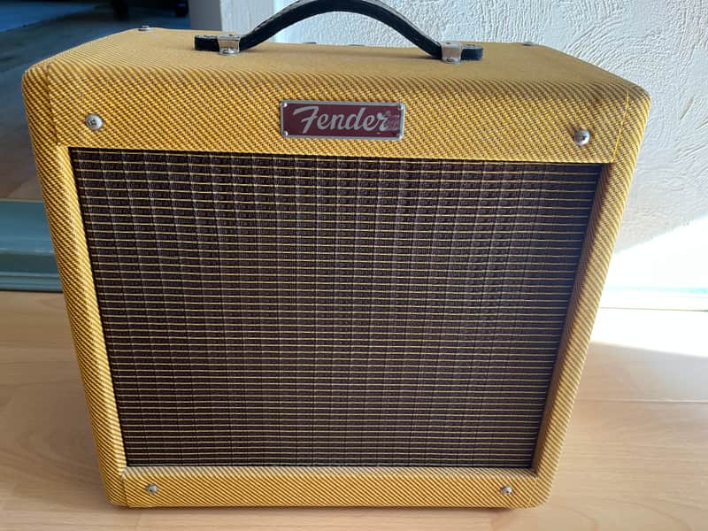 Fender Pro Junior IV 15-Watt 1x10" Guitar Combo - mit Cover image 1