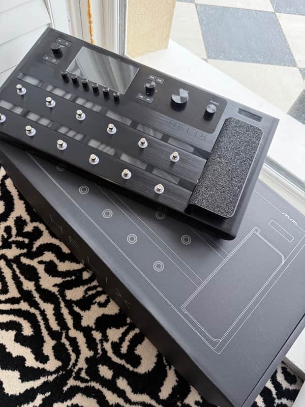 Line 6 Helix Floor Amp & FX Modelling Pedal image 1