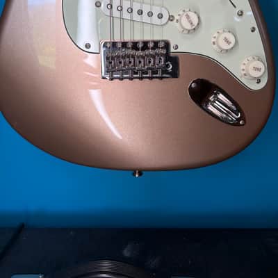 Fender American Professional Classic Stratocaster 2025 - Present - Faded Firemist Gold image 8