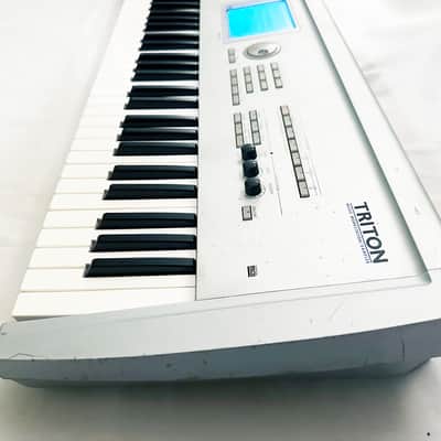 KORG Triton Classic 61 Synthesizer Workstation Made in JAPAN. Good Condition. Works Great !... image 17