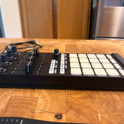 Native Instruments Traktor Kontrol F1 2010s - Black image 11