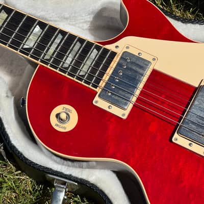 2011 Gibson Les Paul Standard - Cherry Red image 3