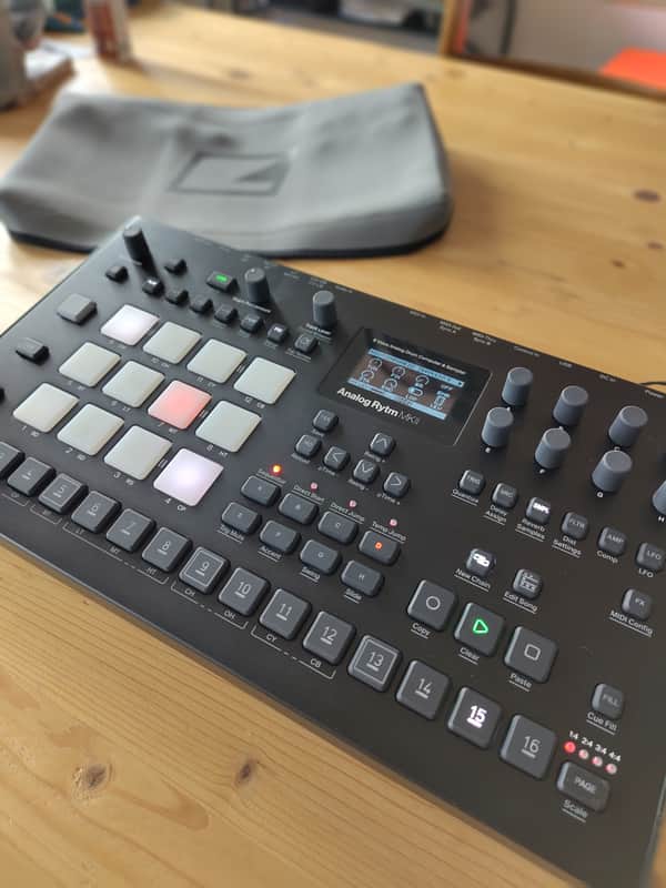 Elektron Analog Rytm MkII 2020 - 8 voices analog drum machine + Decksaver - Black edition image 1