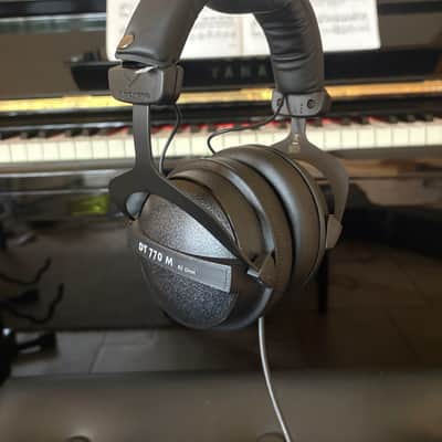 Beyerdynamic DT 770M Closed Back Headphones 2010s - Black image 2