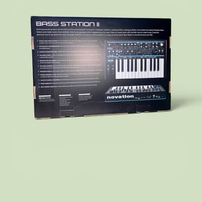 Novation Bass Station II 25-Key Monophonic Synthesizer 2013 - Present - Black