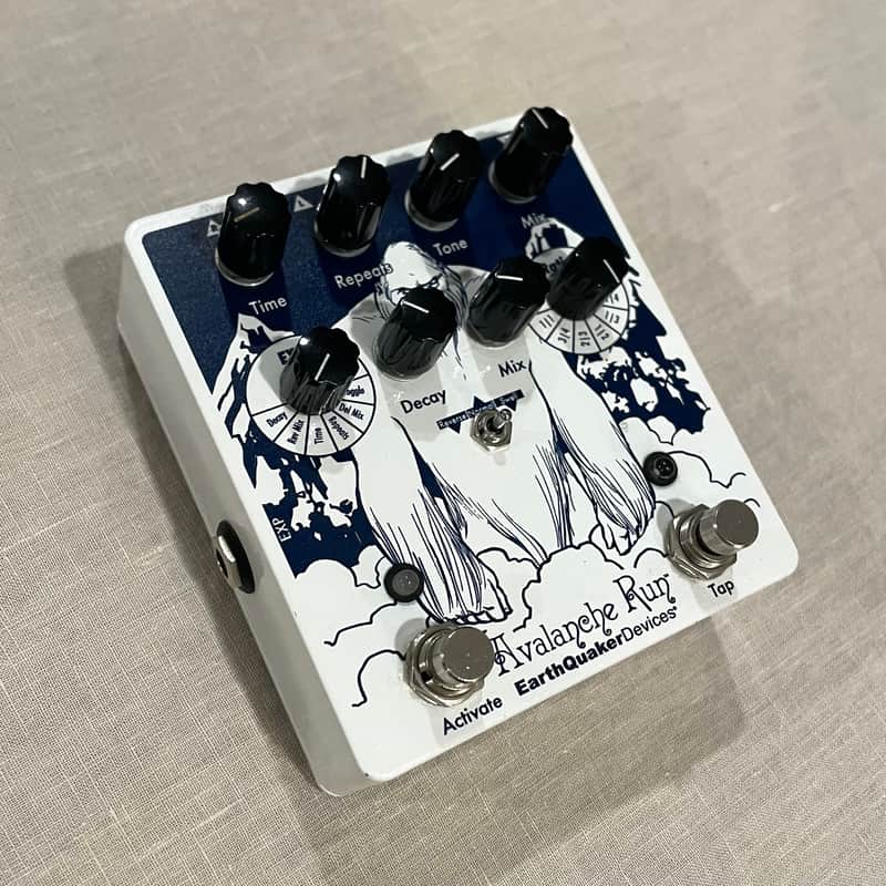 EarthQuaker Devices Avalanche Run Stereo Reverb & Delay with Tap Tempo V2
