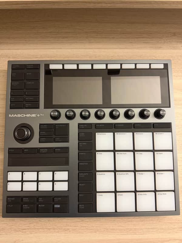 Native Instruments Maschine Plus 2020 - Present - Black image 1