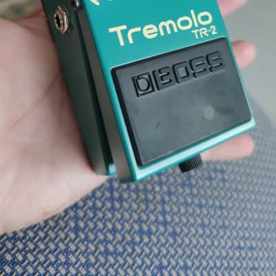 Boss TR-2 Tremolo (Silver Label) 1997 - Present - Green image 4