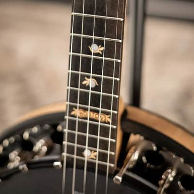 Deering Boston 5-String Banjo - Natural Blond Curly Maple with Hardshell Case image 9