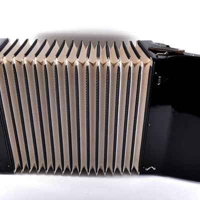 German Made Top Piano Accordion Weltmeister Elegance - 96 bass, 16 reg. + Original Hard Case & Straps - Youtube VIDEOS image 9