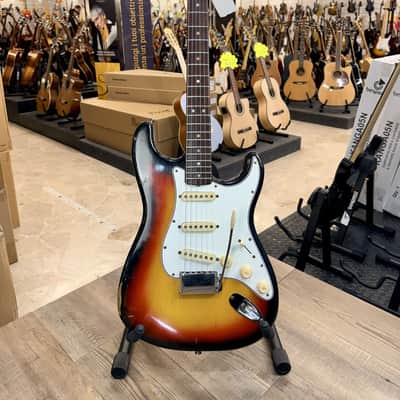 Fender STRATOCASTER SUNBURST 1965 image 1