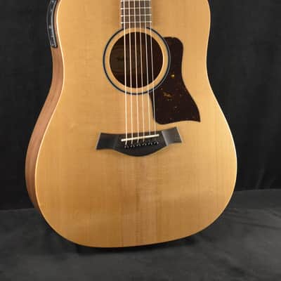 Taylor BBTe Big Baby Taylor Walnut/Sitka Spruce Natural image 1