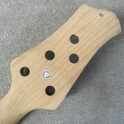 Tagima Wood 5 String Bass Maple Neck, Rosewood 24 Frets Fretboard image 7