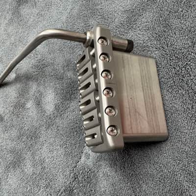Hantug Titanium two point 100% tremolo 2023 - Grade 5 image 5