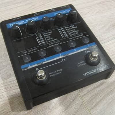 TC Helicon VoiceTone Create Vocal Mic Voice Effects Pedal image 2