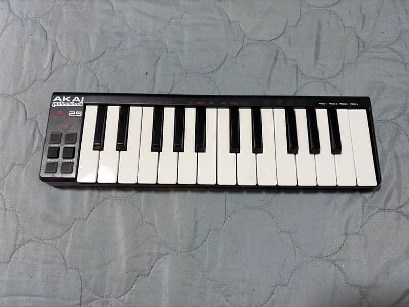 Akai LPK25 - Black image 1