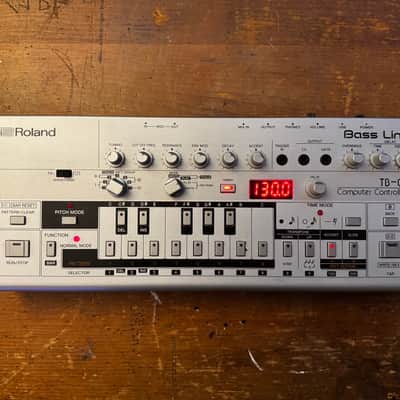 Roland TB-03 Boutique Series Synthesizer Module Bass Line