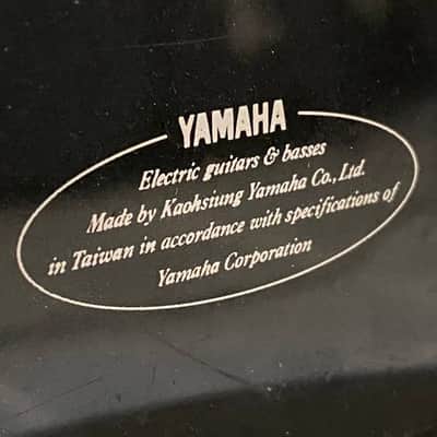 Yamaha 4-2-1D HSH Electric Guitar - Black - 24 Frets Bild 15
