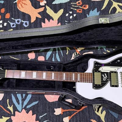 Supro 1224DBHT Limited Edition David Bowie 1961 Dual Tone Hardtail 2019 W/Hardshell Case and Strap Locks image 10