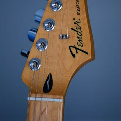 Fender Standard Stratocaster 2018 - Arctic White image 17