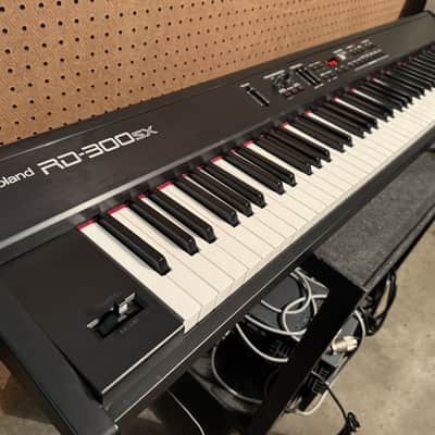 Roland RD-300SX 88-Key Digital Stage Piano 2004 - 2008 - Black image 9