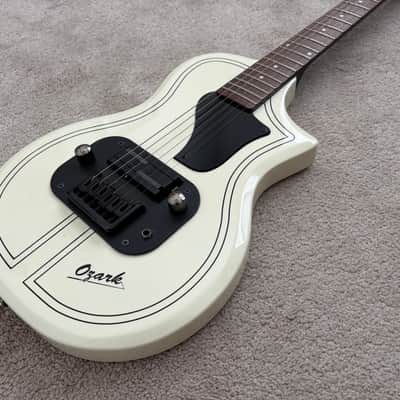 SUPRO "Ozark 1261 Antique White " GIG BAG LIMITED EDITION image 5