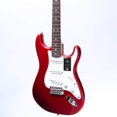 Fender American Vintage II '65 Stratocaster in Candy Apple Red image 2