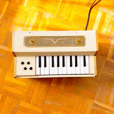 Super Rare Giaccaglia Micro “Fisetta” Chord/Reed Organ (Italy, 1950s) – vintage electric mini organ and harmonium! image 4