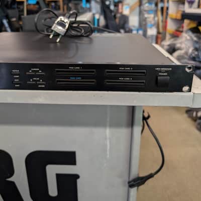 Roland R8M image 3
