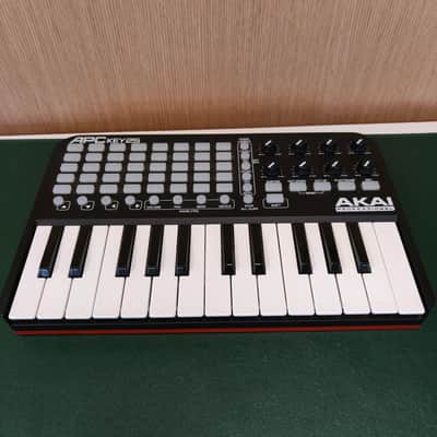 Akai APC KEY 25