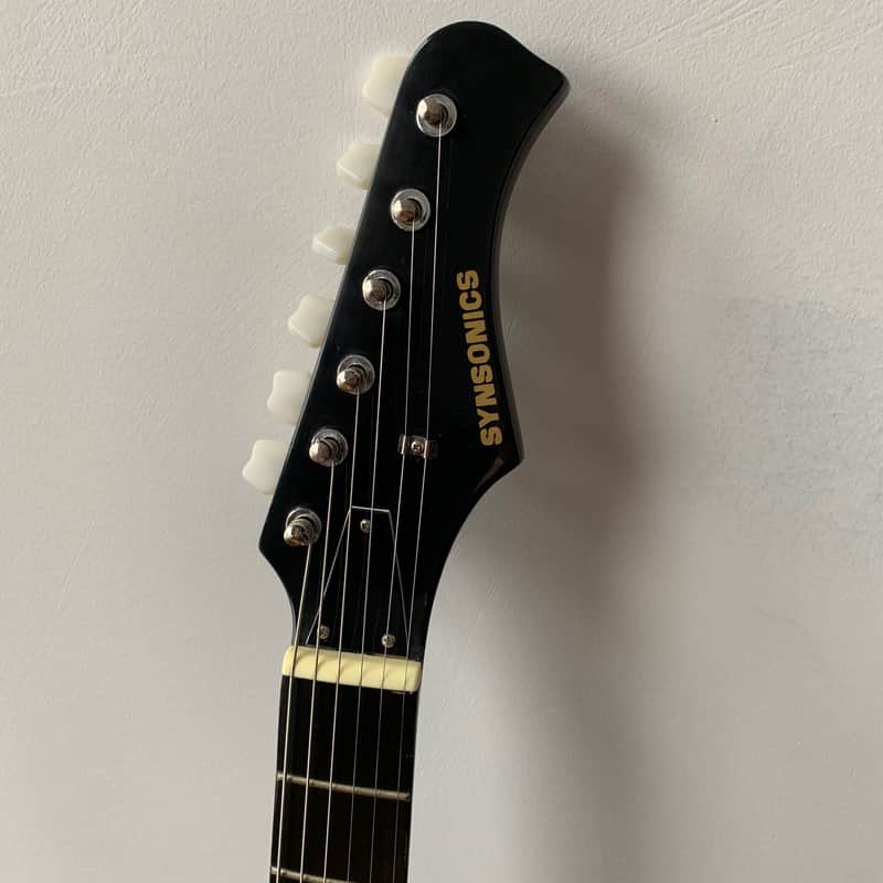 Synsonics Terminator Black Electric Guitar With Built In Speaker
