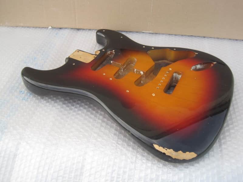 Squier STRATOCASTER