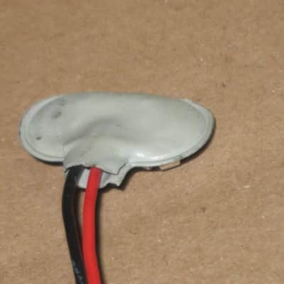 3 used genuine BOSS older battery clips (1 GRAY, early 1980s / 2 BLACK - one late from 1980s, other from 1990s) (NO pedals) - also including 2 new NON Boss battery clips, 2 extra wires, 2 pieces heat shrink tubing (AS IS / FINAL SALE- read description) image 6