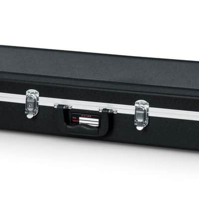 Gator Deluxe Molded Case For Bass Guitars image 3