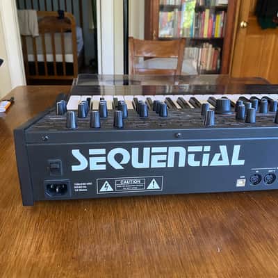 Sequential Pro 3 37-Key 3-Voice Monophonic / Paraphonic Synthesizer with DeckSaver image 6