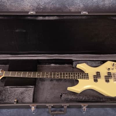 B.C. Rich Warlock Bass 1986 MIJ + Brand New Hardshell Case image 25
