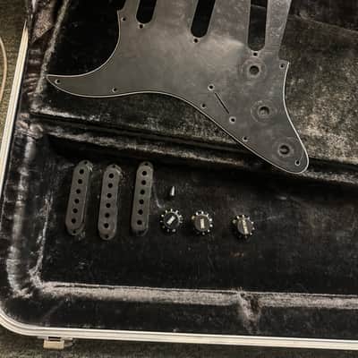 Fender Stratocaster 1977-1978 - Black, Left Handed image 11