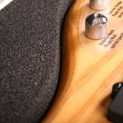 Thon Guitar Case For Warwick RB Corvette image 6