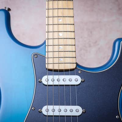 FENDER MIJ Hellecasters Limited Edition '97 Jerry Donahue Stratocaster "Sapphire Blue Transparent + Maple" (1997) image 4